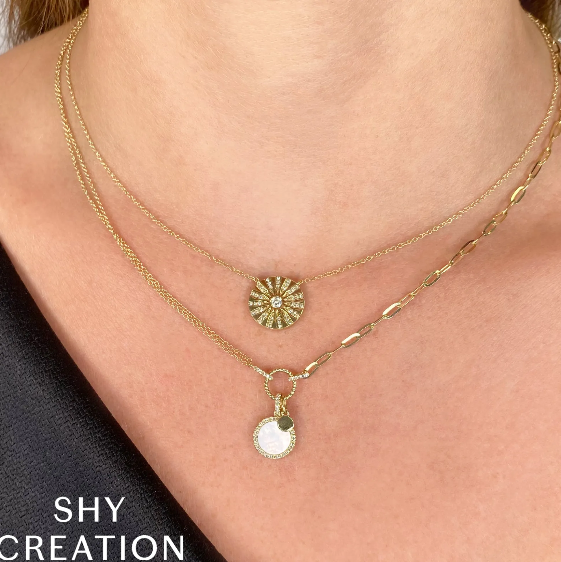 0.13CT DIAMOND & 0.57CT MOTHER OF PEARL CIRCLE PAPER CLIP LINK NECKLACE