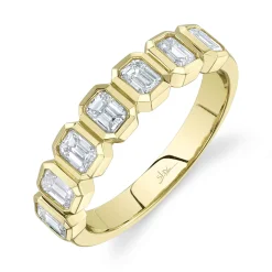 1.05CT DIAMOND EMERALD BAND